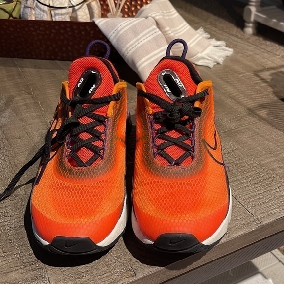 Nike Air Max 2090 size 7Y 8w - Picture 5 of 10